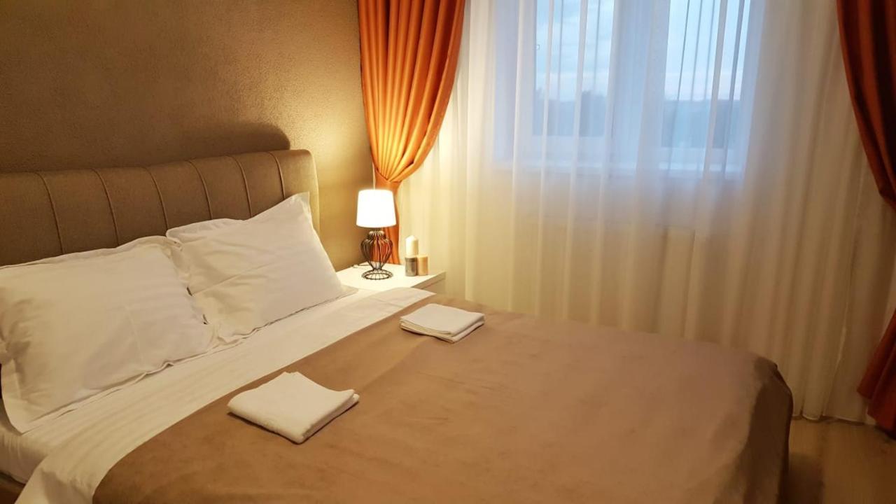 Elias Central Apartment - 2 Bedrooms & Free Parking Oradea Exteriör bild