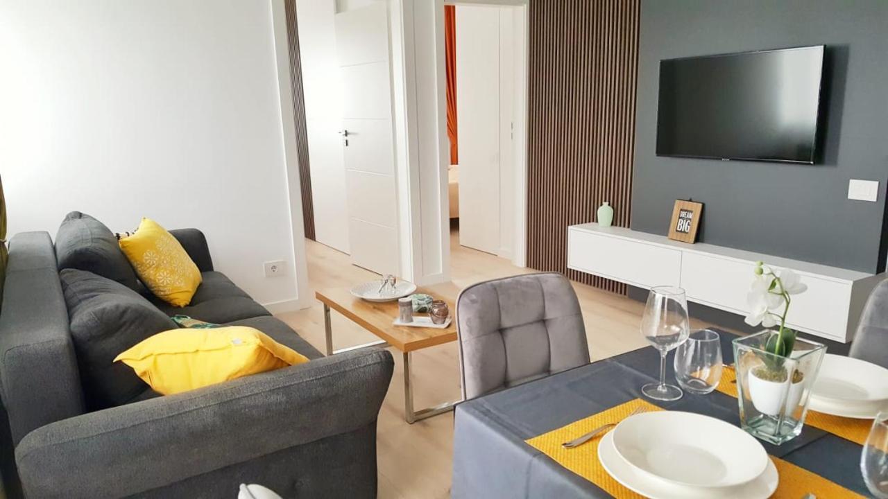 Elias Central Apartment - 2 Bedrooms & Free Parking Oradea Exteriör bild