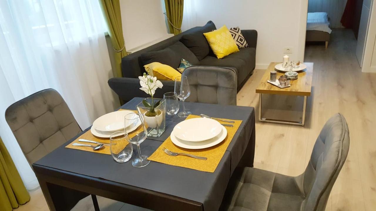 Elias Central Apartment - 2 Bedrooms & Free Parking Oradea Exteriör bild