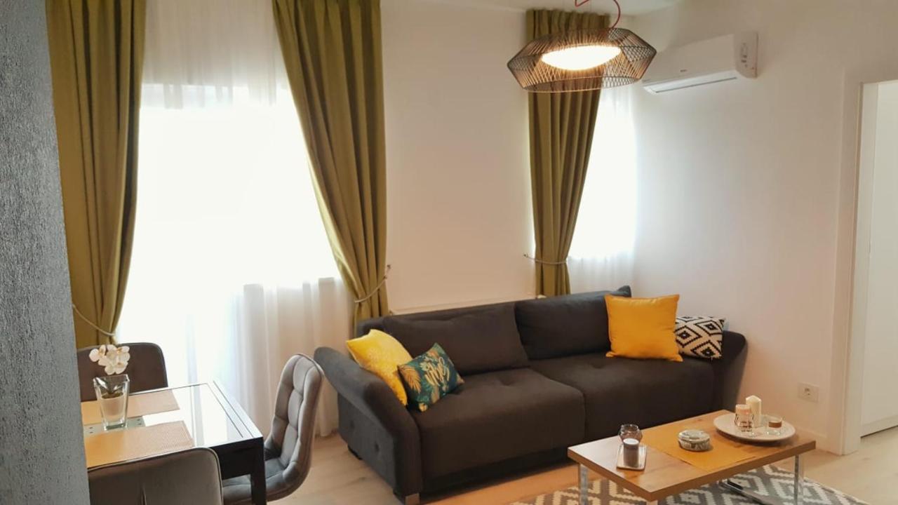 Elias Central Apartment - 2 Bedrooms & Free Parking Oradea Exteriör bild