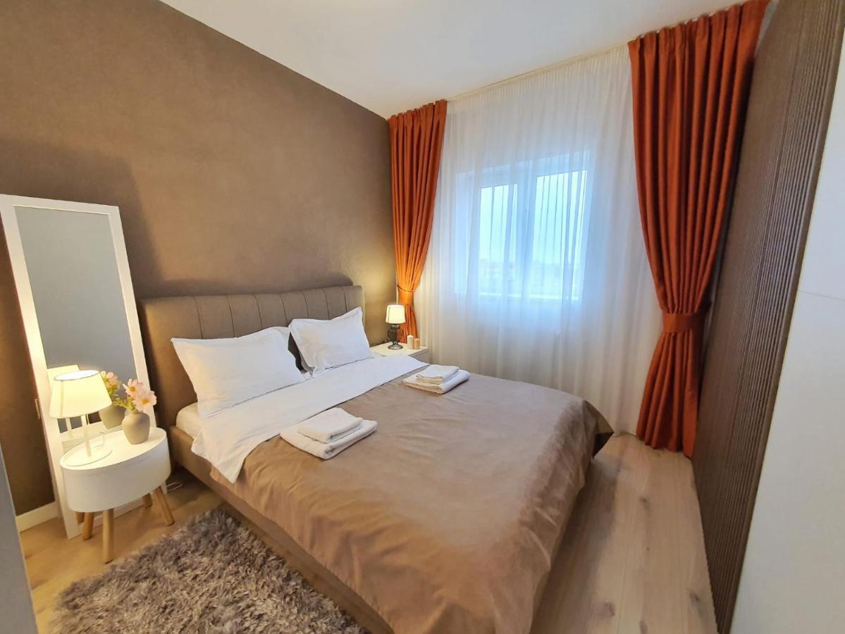 Elias Central Apartment - 2 Bedrooms & Free Parking Oradea Exteriör bild