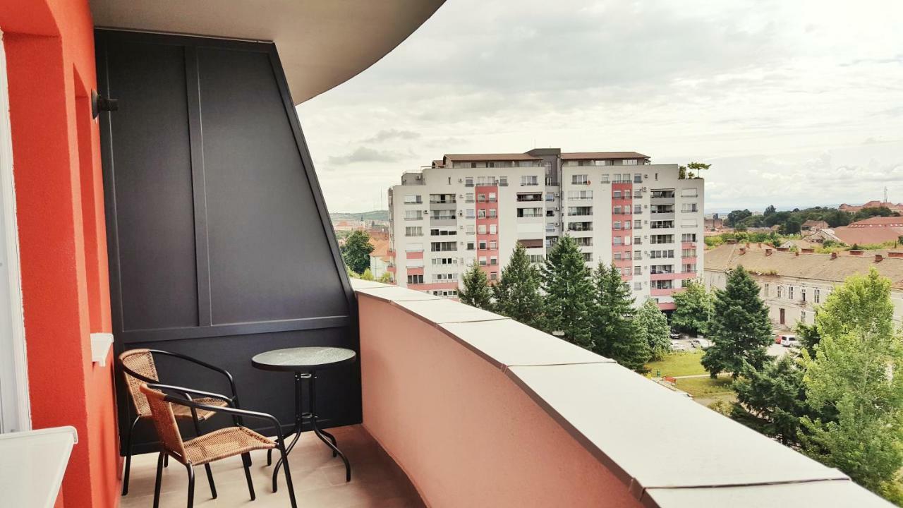 Elias Central Apartment - 2 Bedrooms & Free Parking Oradea Exteriör bild